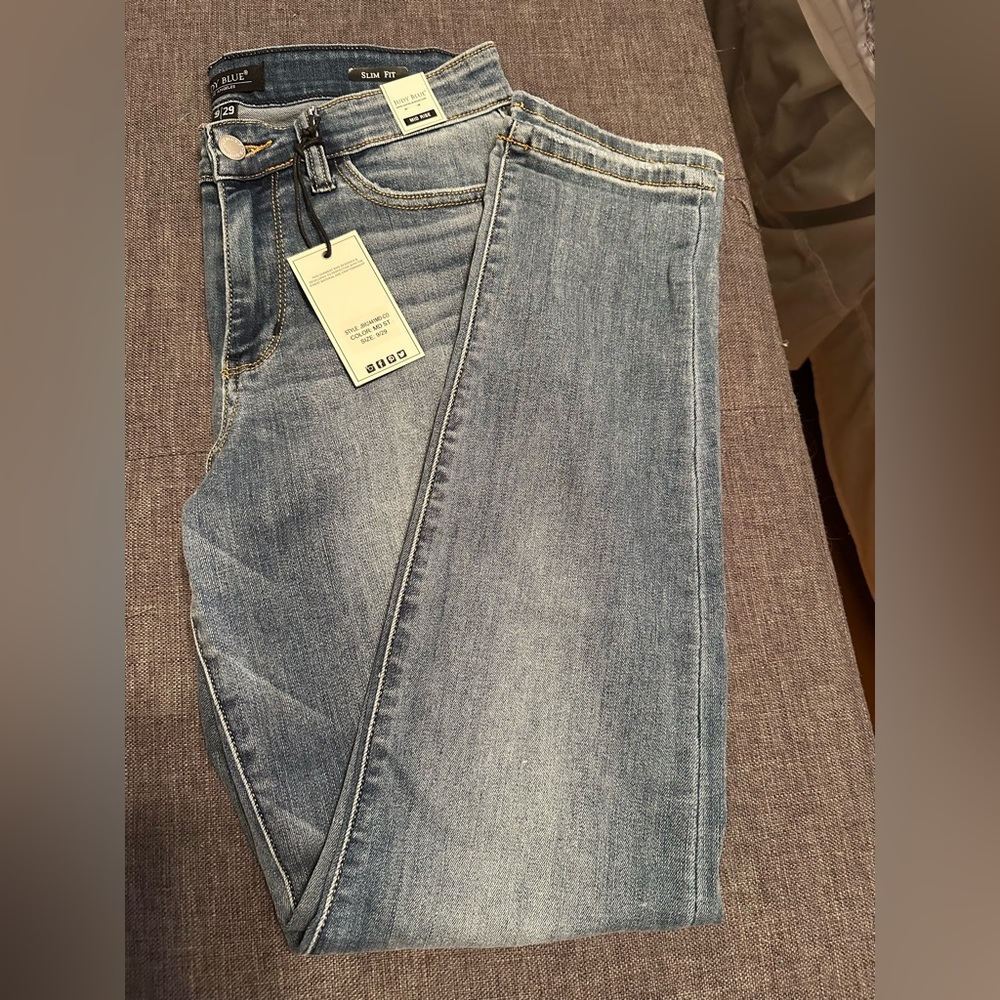 Judy Blue Light Wash Slim Jeans